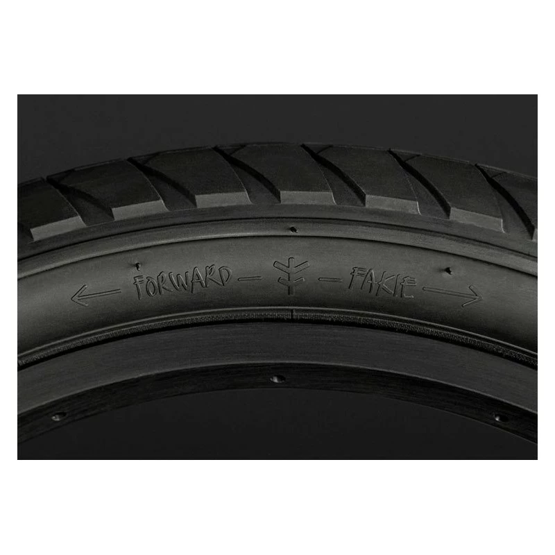 PNEU BMX FLYBIKES FUEGO DEVON SMILLIE LIGERA